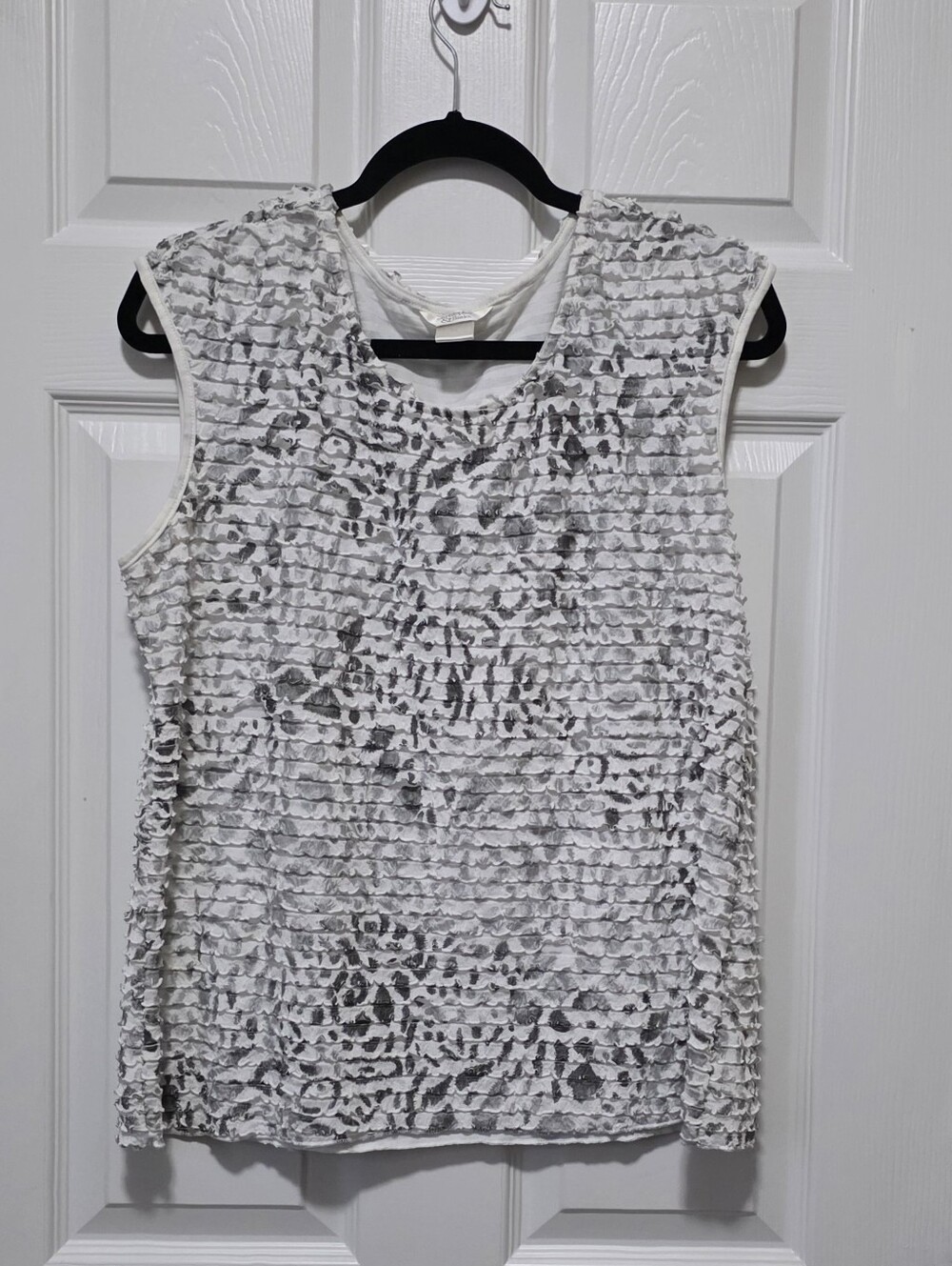 Christopher & Banks White and Gray Textured Sleeveless Tank